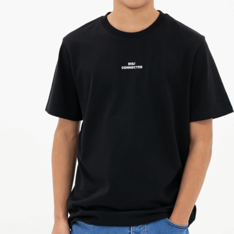 zwart t-shirt disconnected