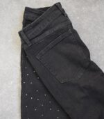 10005 zwart broek mom jeans met glitters voorkant