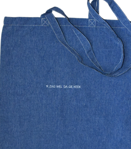 8001 blauw tote bag k zag wel da ge keek close up