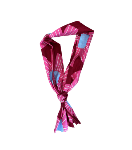 0702 sjaal rood, roze, blauw met bloem print