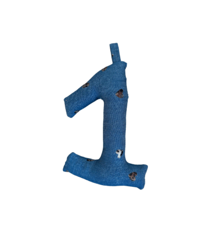11003 stofcijfer denim met hartjes panter met lus 16cm